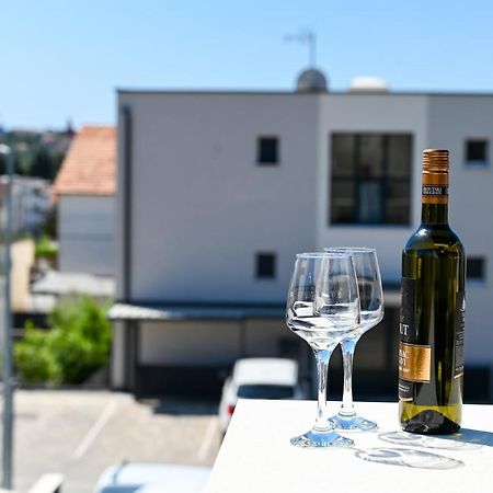 Apartment Laura, Free Parking, Balcony, 4 Ppl تروغير المظهر الخارجي الصورة
